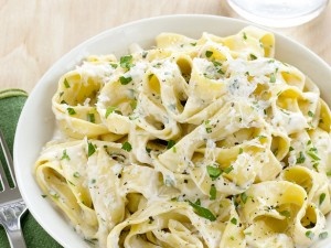 Low-Cal Fettuccine Alfredo